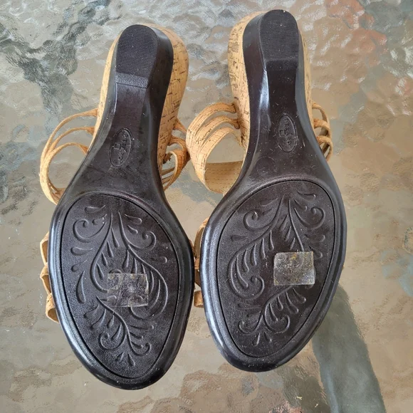 Pesaro Women's Tan Strappy Sandals Size 8.5 - Picture 2 of 5